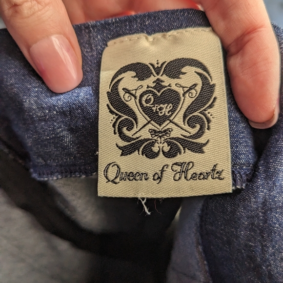Queen of Hearts High waisted denim shorts Xs - Picture 3 of 3